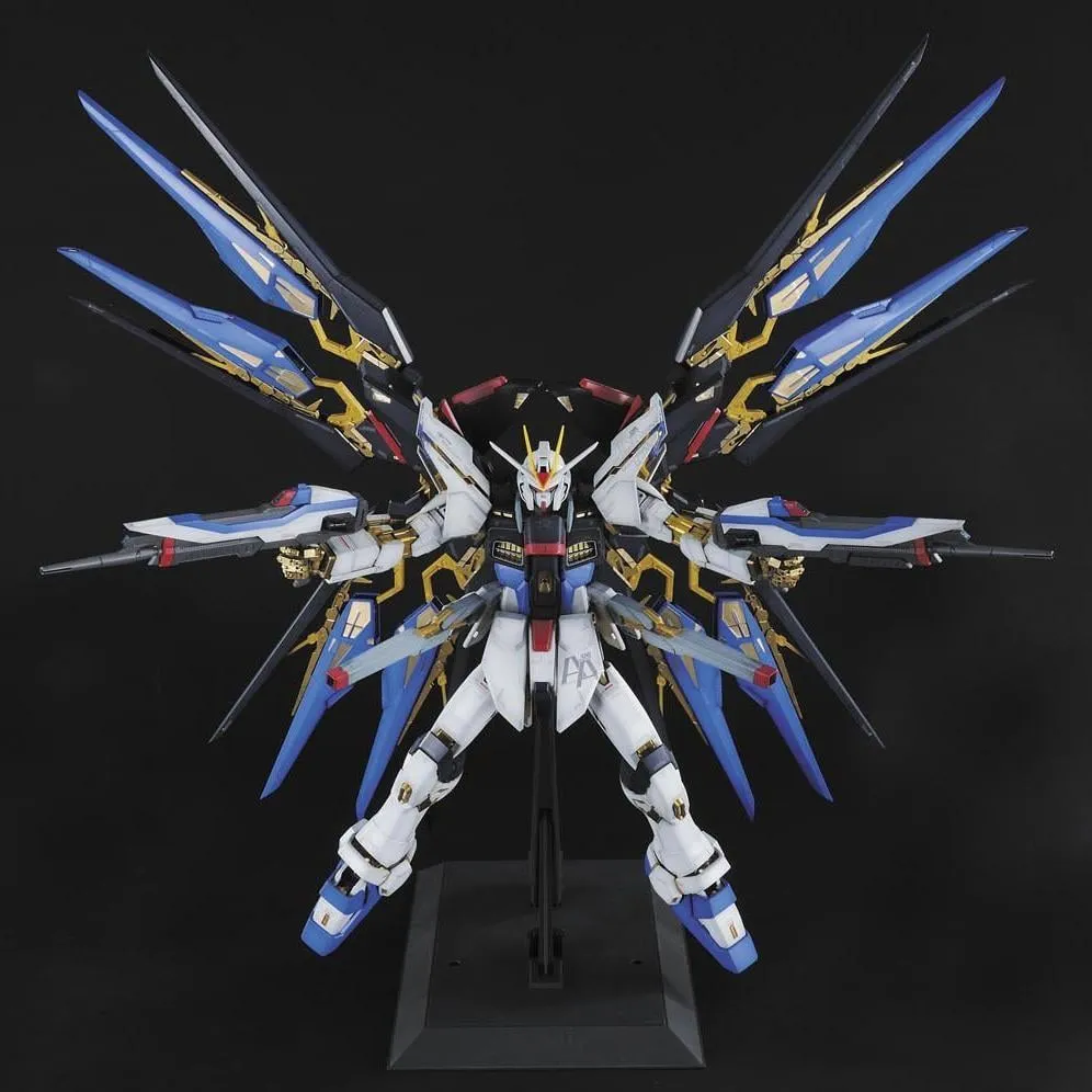 GUNDAM - Perfect Grade - Strike Freedom Gundam - 30 CM